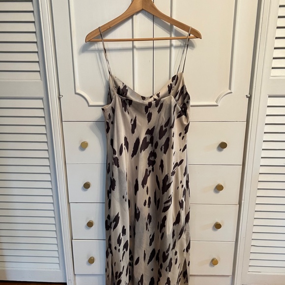 Express MIDI Satin Slipdress - Picture 3 of 5